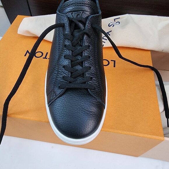 LV (Luis Vuitton) low top men's sneakers (resort sneaker) - Picture 11 of 11